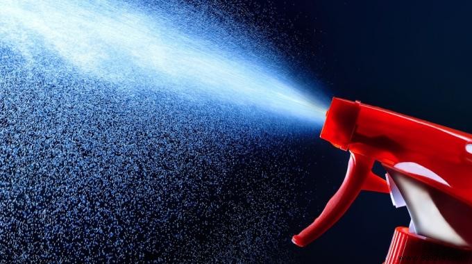 My Proven DIY Vinegar Spray: Effortless Natural Cleaning for Kitchen and Bathroom