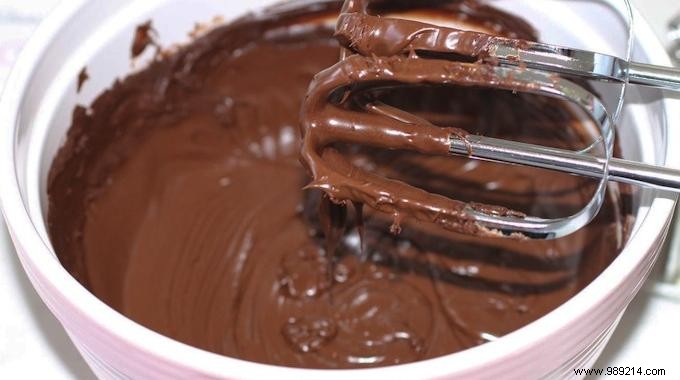 Genius Kitchen Hack: Prevent Electric Mixer Splatter with a Paper Plate