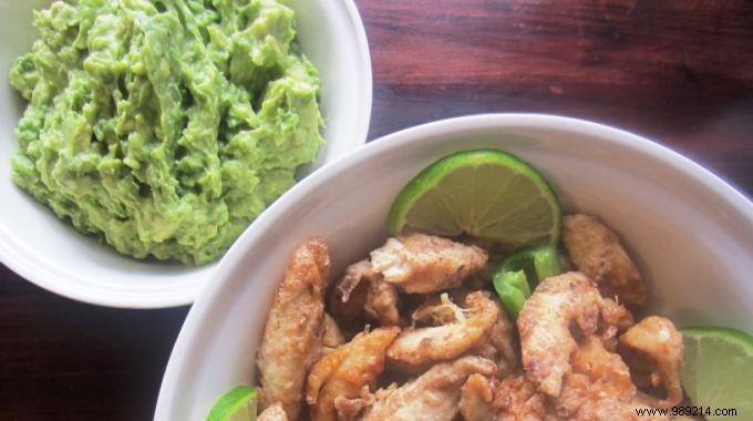 Crispy Fried Chicken Strips with Creamy Avocado Sauce: 4 Simple Steps