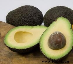 Crispy Fried Chicken Strips with Creamy Avocado Sauce: 4 Simple Steps