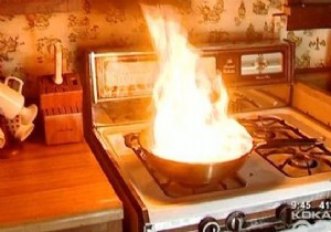 The Proven Way to Safely Extinguish a Kitchen Oil Fire in Seconds