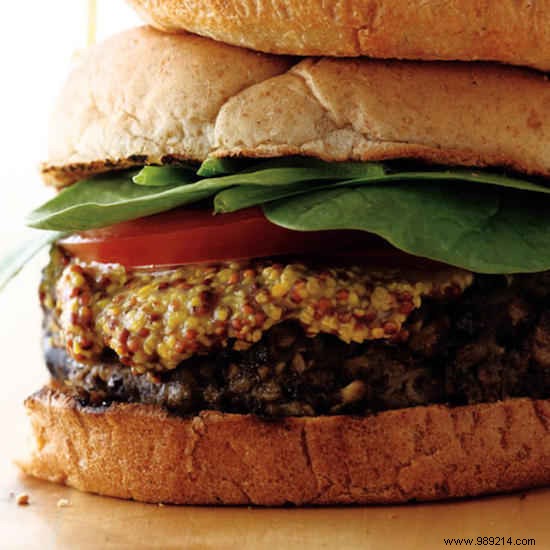 8 Flavorful Homemade Vegetarian Burger Recipes: Healthy, Protein-Packed Alternatives