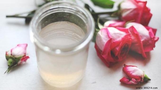 Easy Homemade Rose Water Recipe: Ready in Just 20 Minutes