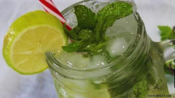 Quick & Budget-Friendly Non-Alcoholic Lemon-Lime Sparkler: Ready in 1 Minute