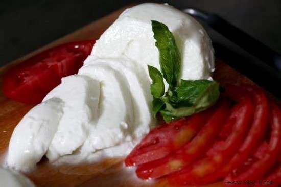 Authentic Homemade Pizza Margherita: Restaurant-Quality for Under €1 Per Person