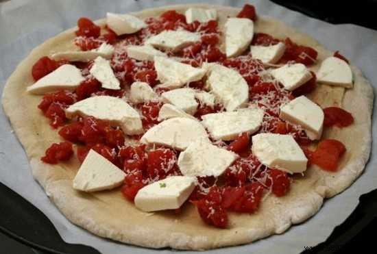 Authentic Homemade Pizza Margherita: Restaurant-Quality for Under €1 Per Person