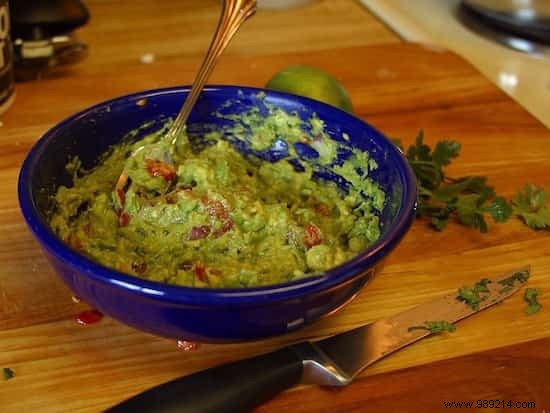 Keep Guacamole Vibrant Green: The Pro Trick of Adding a Water Layer
