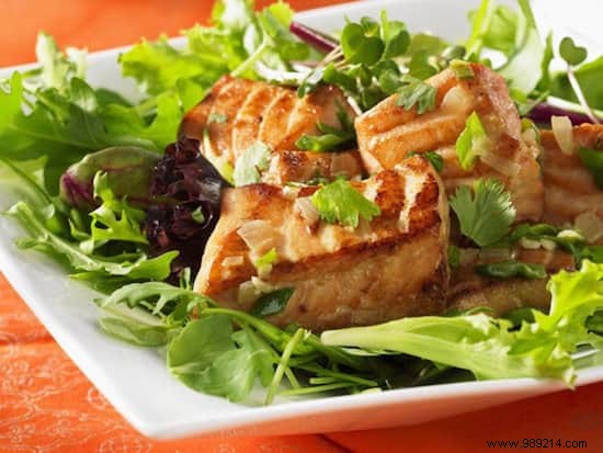 12 Hearty Salad Recipes Under 400 Calories to Satisfy Even the Biggest Appetites