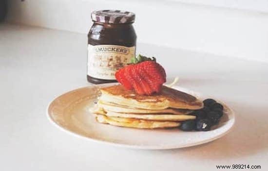 Fluffy Homemade Pancakes: Authentic Canadian Family Recipe