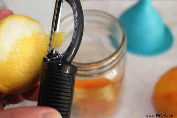 Transform White Vinegar into a Fresh Citrus Cleaner: Simple DIY Recipe