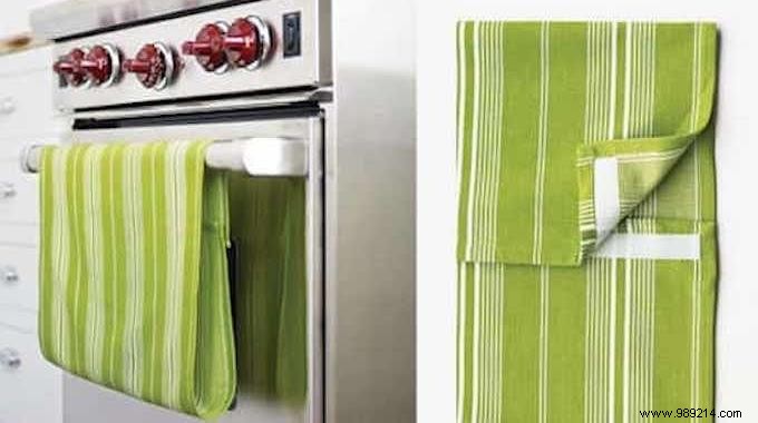 Simple Trick to Stop Your Kitchen Towel from Slipping Off the Oven Handle