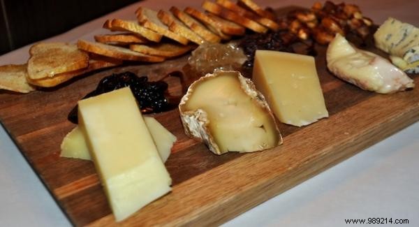 Elegant Budget-Friendly New Year s Eve Buffet Dinner: Recipes for 12 Guests