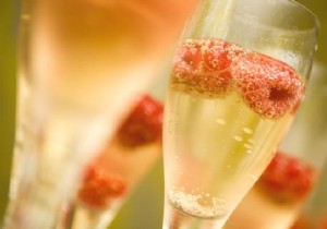 Expert Tips for a Budget-Friendly, Vibrant Christmas Aperitif