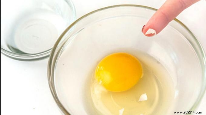 Pro Kitchen Hack: Remove Eggshell from Your Bowl in Just 2 Seconds