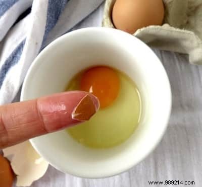 Pro Kitchen Hack: Remove Eggshell from Your Bowl in Just 2 Seconds