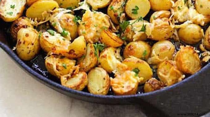Crispy Oven-Roasted Herb Potatoes with Parmesan: Ready in 20 Minutes