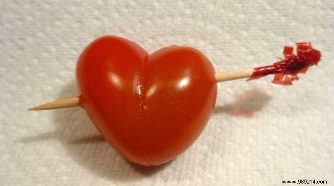 How to Make Heart-Shaped Cherry Tomatoes in 15 Seconds for Your Valentine