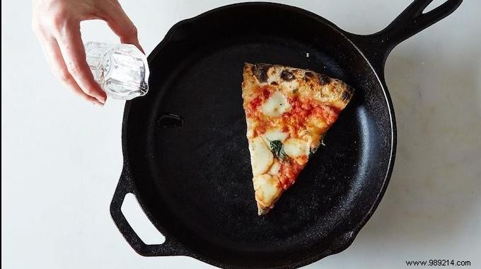 Reheat Pizza Without an Oven: Foolproof Skillet Method for Crispy Crust
