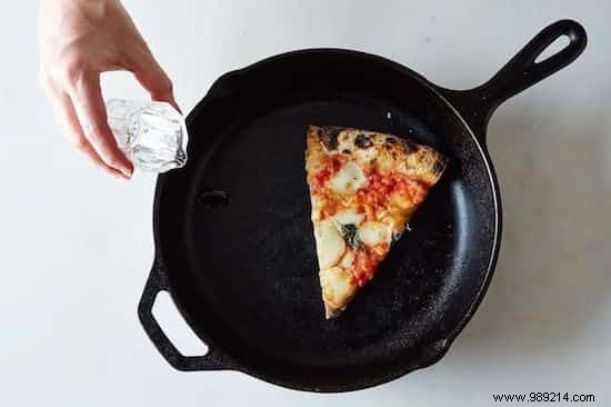 Reheat Pizza Without an Oven: Foolproof Skillet Method for Crispy Crust