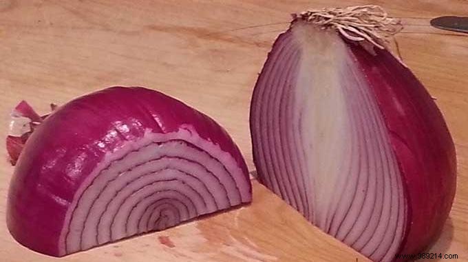Proven Kitchen Hack: Store Half an Onion Fresh for Days with Butter and Foil