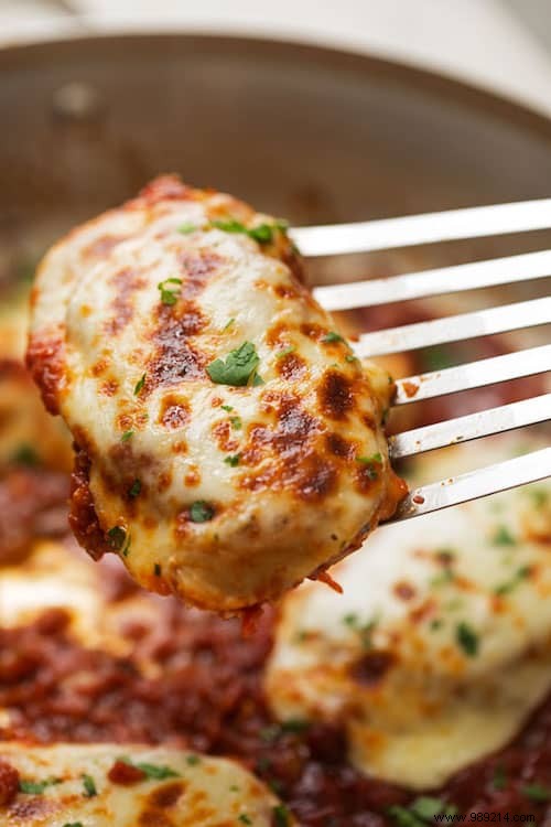 Quick & Easy Chicken Mozzarella in Tomato Sauce: A 30-Minute Family Favorite
