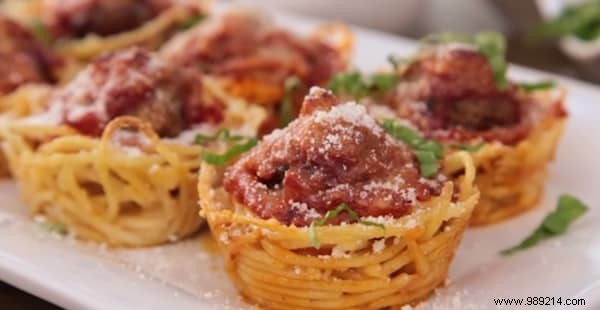 Spaghetti and Meatball Bites: Finger-Friendly Party Recipe in a Muffin Tin