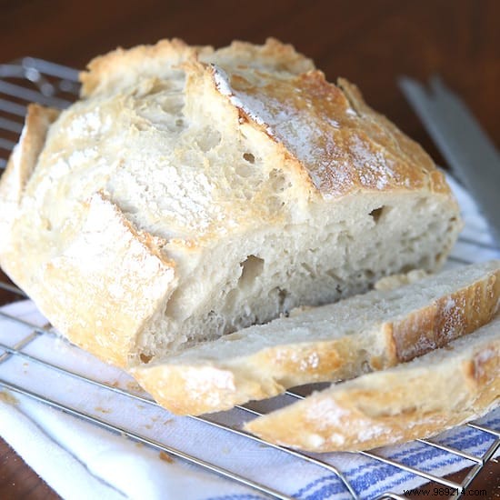 Foolproof 4-Ingredient No-Knead Homemade Bread Recipe for Beginners