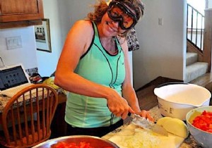 No More Tears Chopping Onions: The Proven Ski Goggles Method