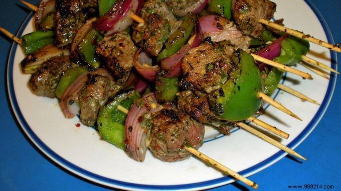 Transform Leftover Meat into Delicious Skewers: A Simple, Zero-Waste Recipe