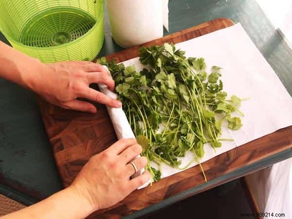 How to Keep Fresh Herbs Fresh 3x Longer: Expert Storage Tips