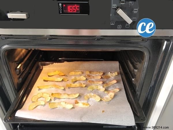 Transform Apple Peels into Crispy Sweet Chips: Simple Zero-Waste Recipe