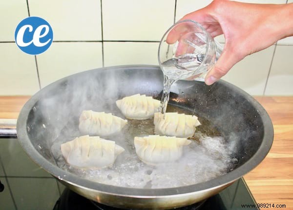 Easy Homemade Gyoza Recipe: Crispy Japanese Pork Dumplings Ready in Minutes