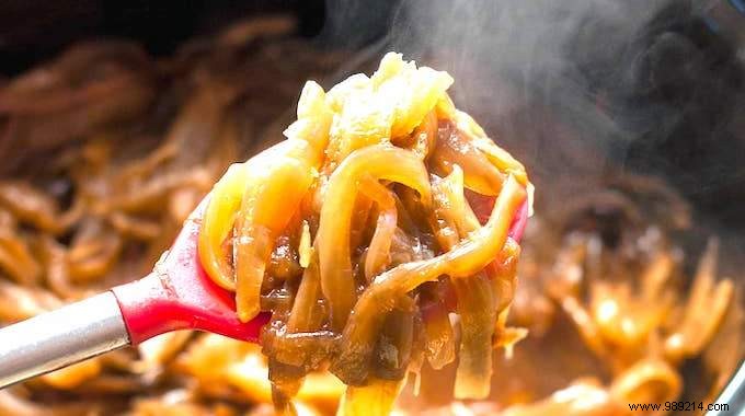 Easy Slow Cooker Caramelized Onions: Foolproof Recipe for Rich, Tender Flavor
