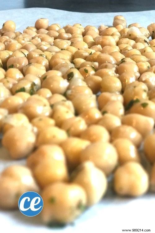 Crispy Oven-Roasted Chickpeas: A Quick, Healthy Aperitif Snack