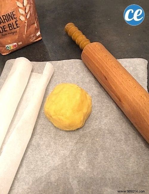 Roll Sticky Dough Without It Sticking to the Pin: Foolproof Parchment Paper Trick—No Flour Needed