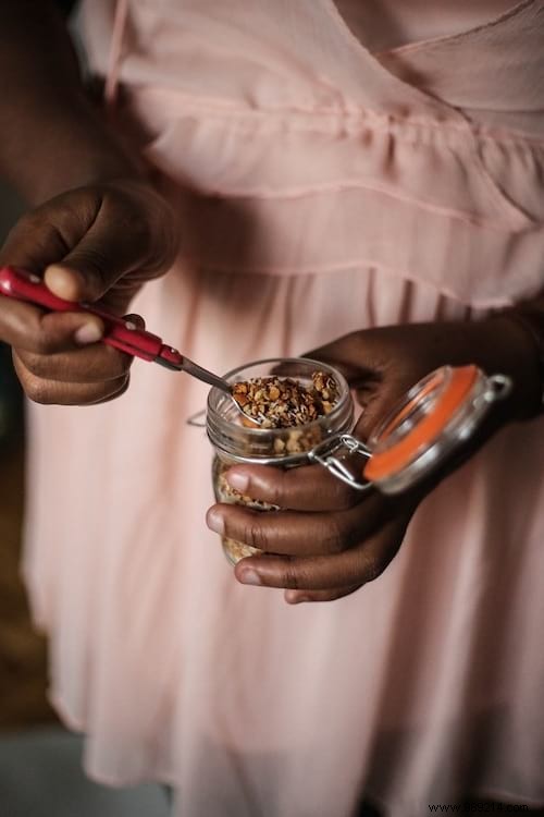 70 Easy, Quick, and Budget-Friendly Microwave Recipes: Savory and Sweet