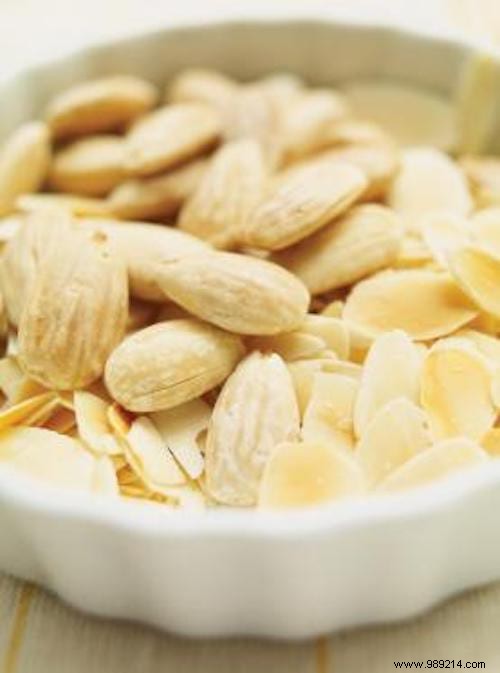 70 Easy, Quick, and Budget-Friendly Microwave Recipes: Savory and Sweet