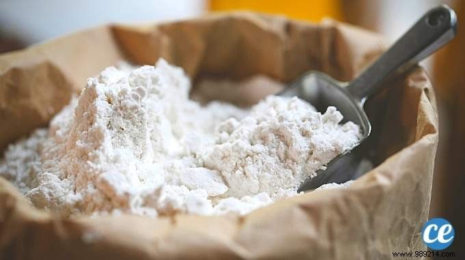 15 Smart Ways to Repurpose Expired Flour: Cleaning, Crafts & More