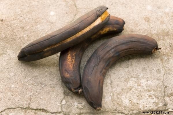 Are Overripe Black Bananas Safe to Eat? Nutrition Benefits and Storage Tips