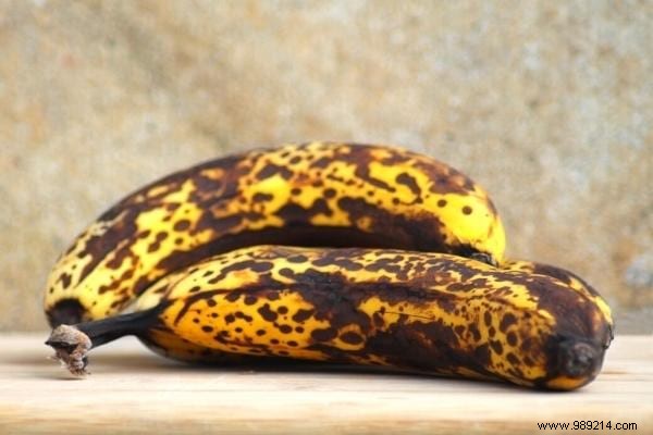 Are Overripe Black Bananas Safe to Eat? Nutrition Benefits and Storage Tips