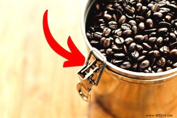 Expert Guide: How to Store Coffee Beans to Preserve Freshness and Aroma