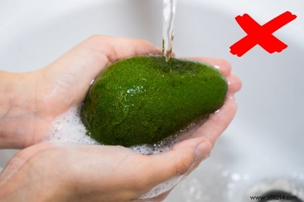 10 Foods You Should Never Wash Before Eating (and 8 You Always Should)