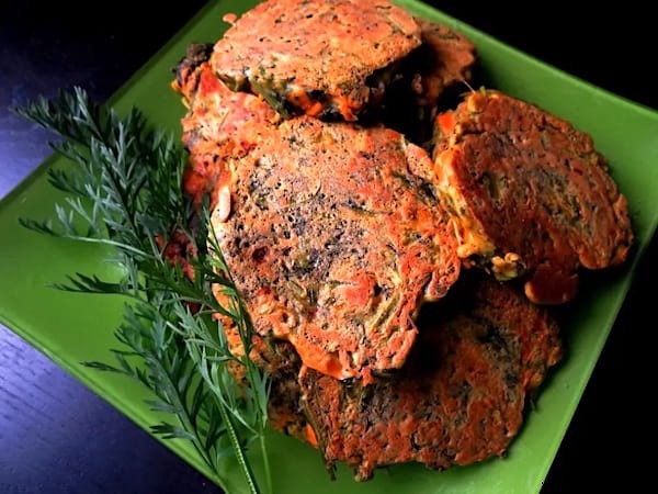 8 Smart Ways to Use Carrot Tops: Recipes and Tips to Cut Waste