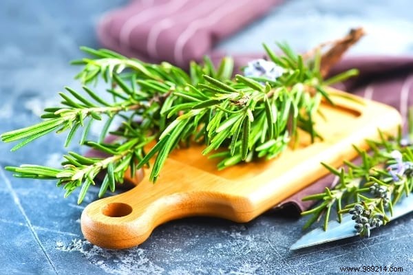 18 Proven Rosemary Uses: Kitchen Hacks, Health Remedies, Beauty Boosts, and Home Tips