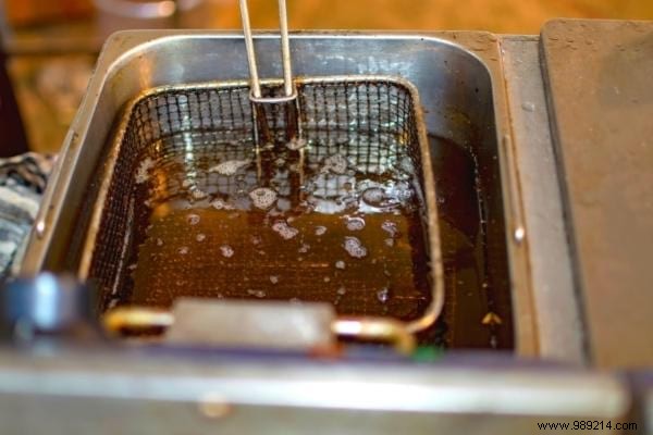 Why Frying Oil Foams and Overflows: Causes, Dangers, and Proven Fixes