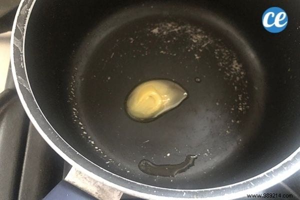 8 Proven Tips from a Beekeeper to Spot Real Honey vs. Fake