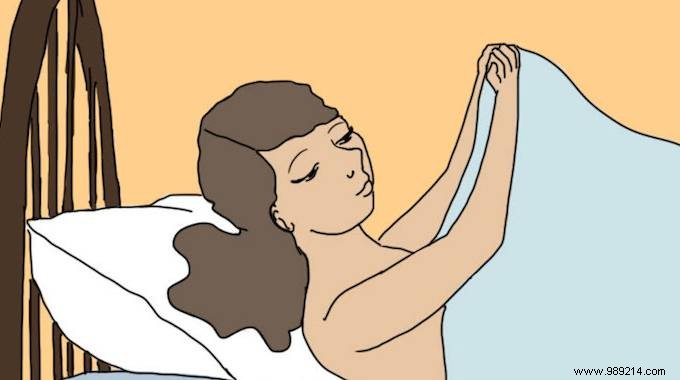 8 Science-Backed Reasons to Start Sleeping Naked Tonight