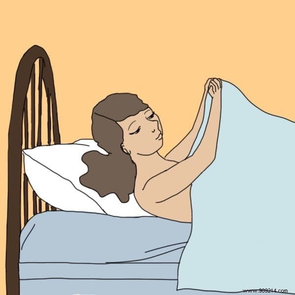 8 Science-Backed Reasons to Start Sleeping Naked Tonight
