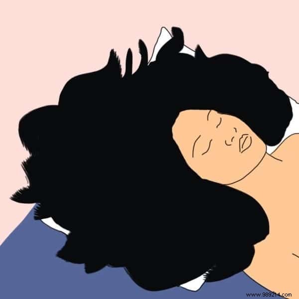 8 Science-Backed Reasons to Start Sleeping Naked Tonight