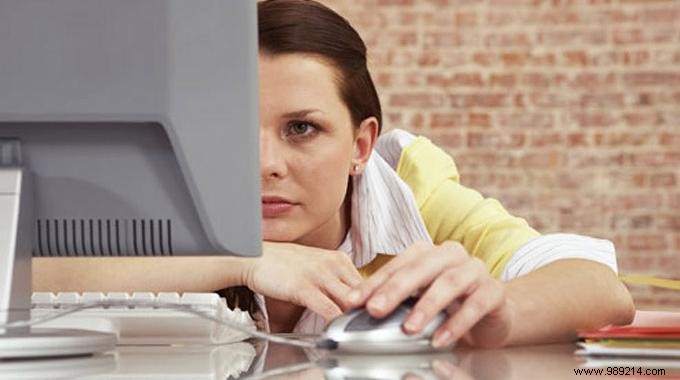 3 Simple Office Exercises to Target and Reduce Saddlebags